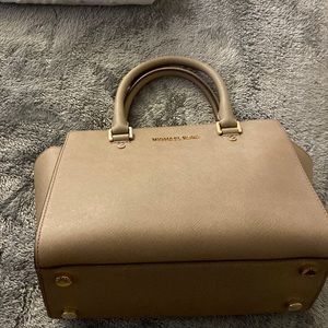 Michael Kors Selma Bag